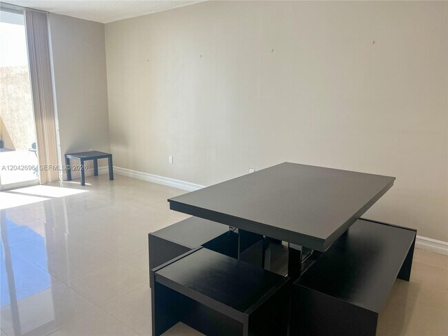 Foto del edificio - 117 NW 42nd Ave