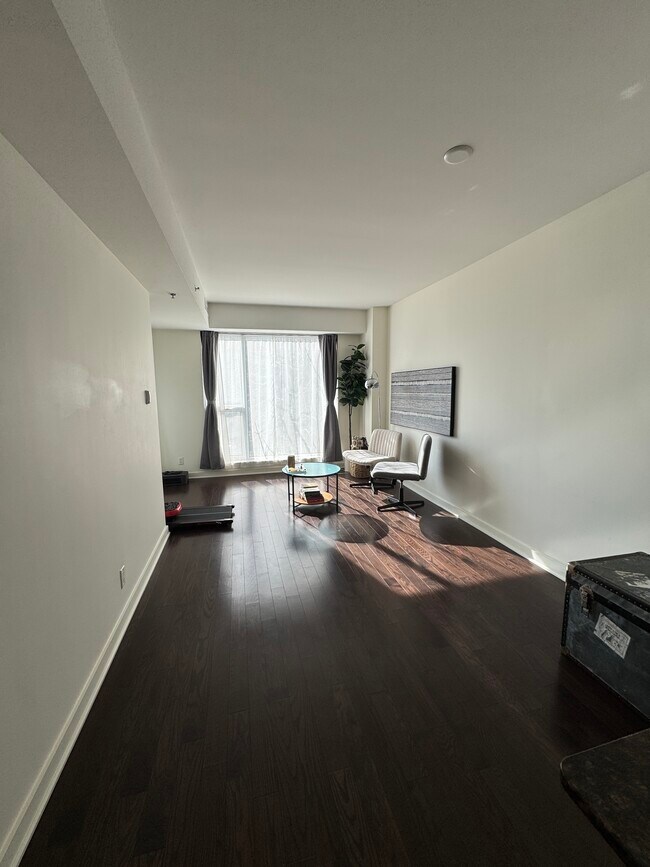 Photo du bâtiment - Modern 1 Bedroom Condo in LeBreton Flats (300 Lett Street, Building C)