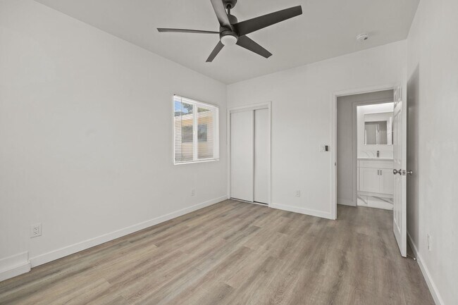 Building Photo - Private pool oasis!