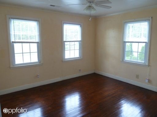 Building Photo - 227 N Roberson St
