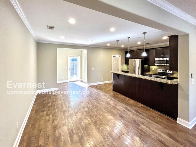 Building Photo - 708 Black Colt Dr