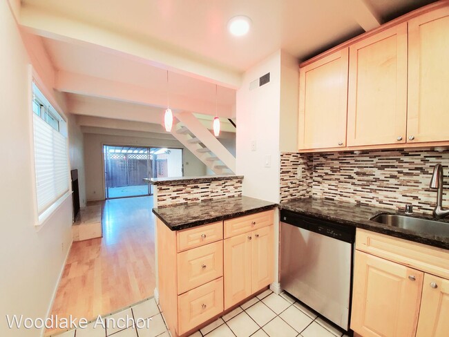 Building Photo - 2 br, 1.5 bath House - 606 S. Humboldt Str...