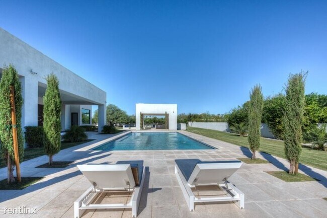 Foto del edificio - 4 br, 4.5 bath House - 6634 E Horseshoe Rd