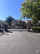Building Photo - 5647 Walnut Ave