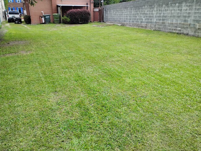 Building Photo - 314 W Liberty St