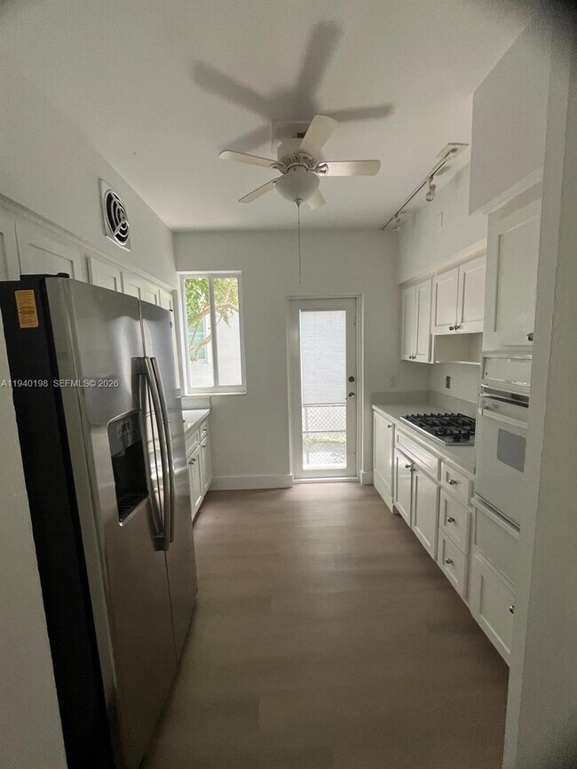 Foto del edificio - 3921 Meridian Ave