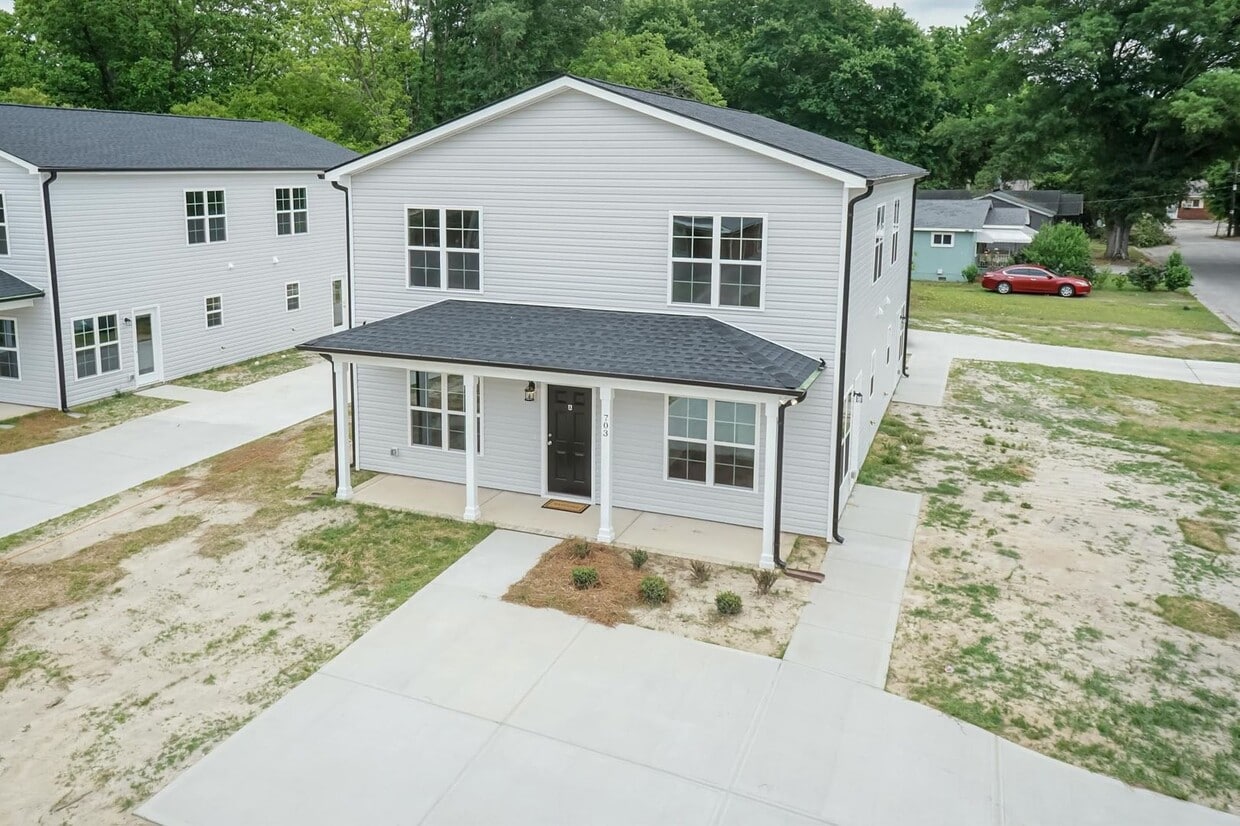 Foto principal - Brand New 3 Bed/2.5 Bath Home!