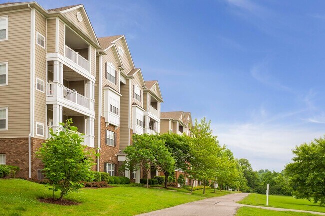 Foto del edificio - Beautiful Lenox Creekside Condo in Antioch