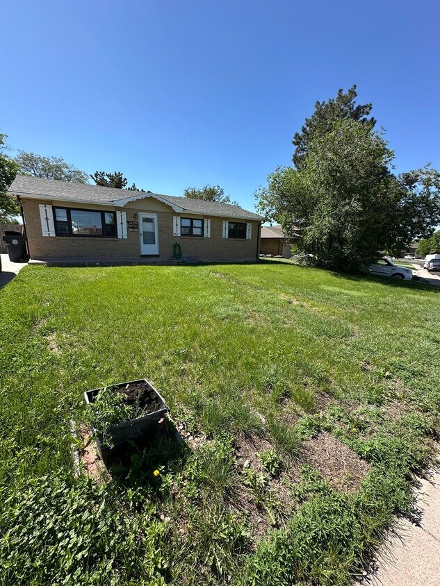 Foto principal - 3 BEDROOM, PLUS 2 BONUS ROOMS, 3 BATHROOM ...
