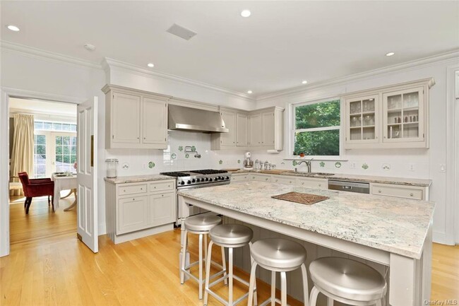 Building Photo - 96 Riversville Rd