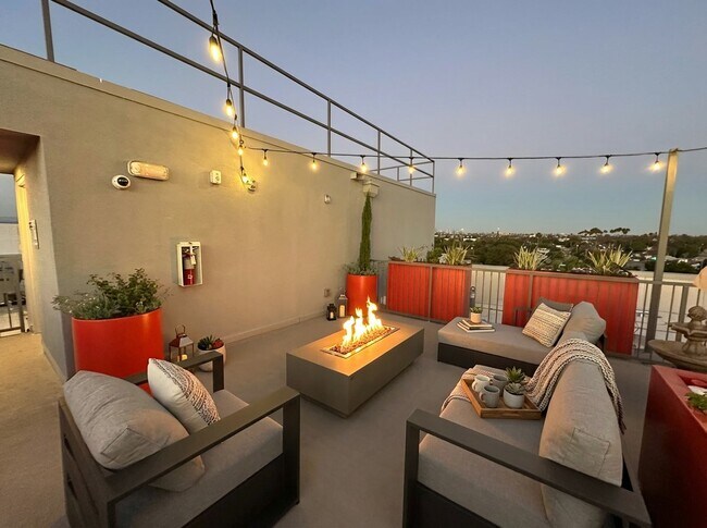 Building Photo - Cloud Nine