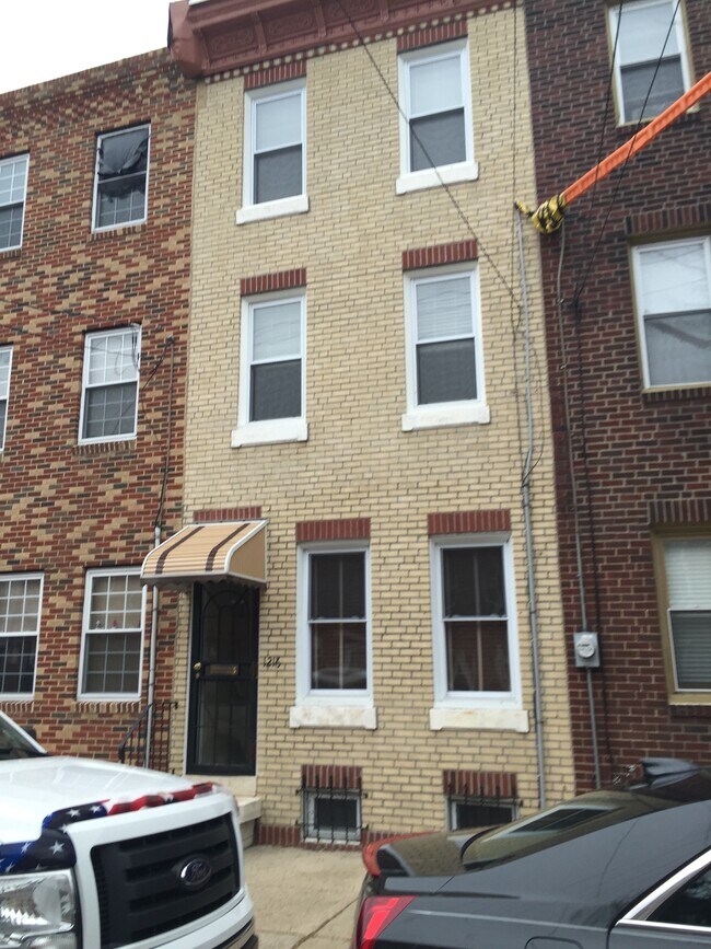 Building Photo - 1216 N Howard St