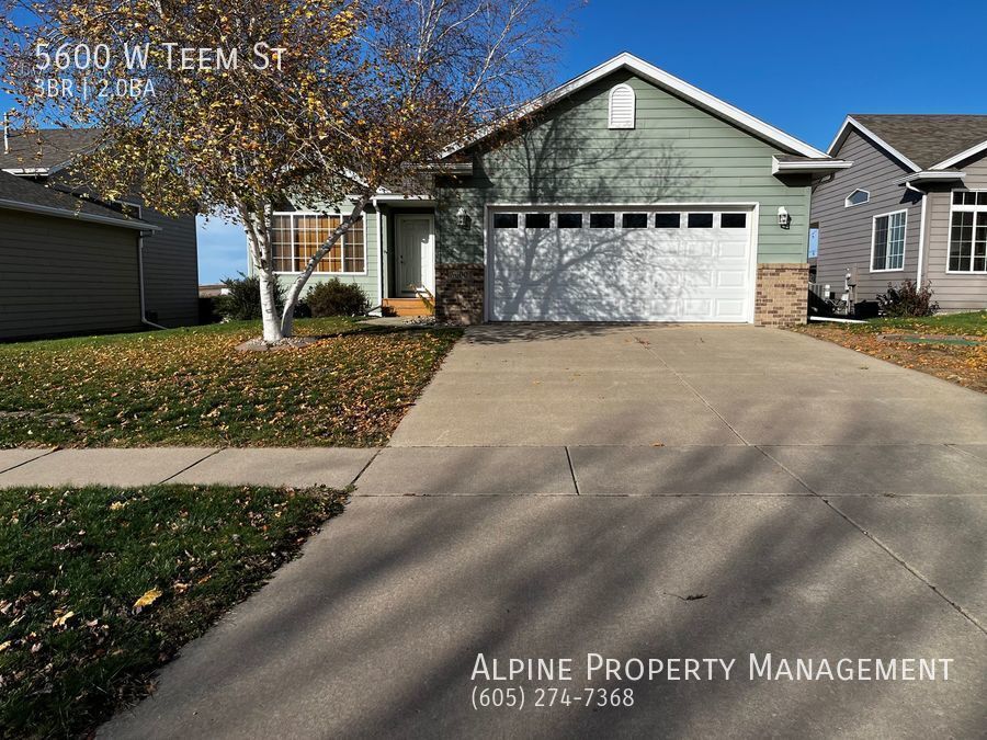 Primary Photo - 3 Bed/2 Bath West Side Home!