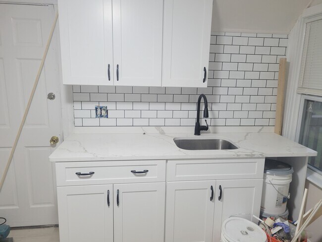 Foto del edificio - 293 Grove Ave