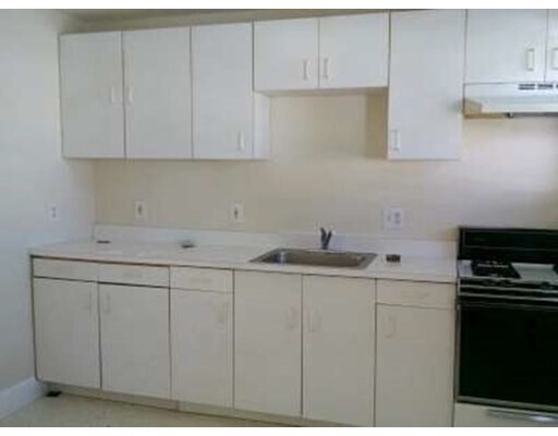 Primary Photo - 20 Gibbon St