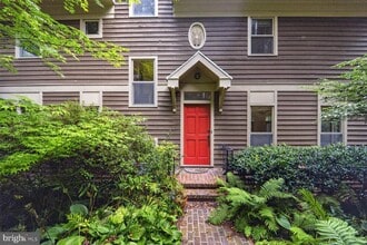 Building Photo - 4532 Broad Branch Rd NW