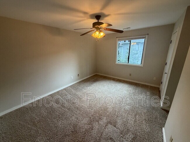 Foto del edificio - 7305 Leesville Rd