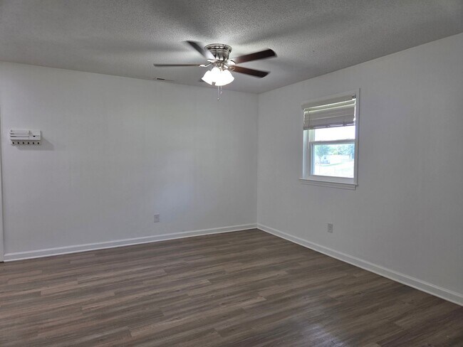 Foto del edificio - 4 bedroom in Maiden