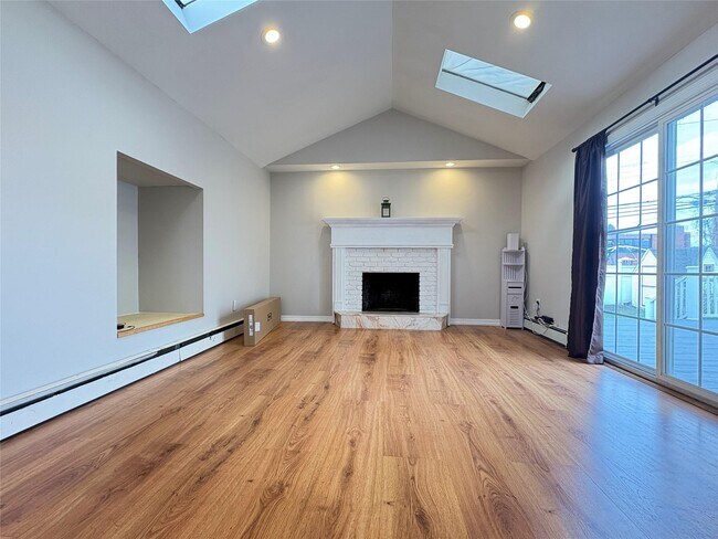 Foto del edificio - 32 Garnet Ln