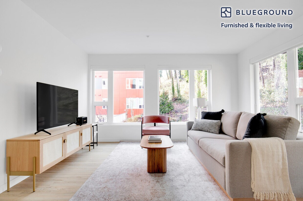 Foto principal - 2615 25th Ave S