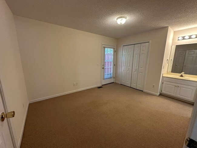 L SECONDARY BED - Loving Hill Apartments