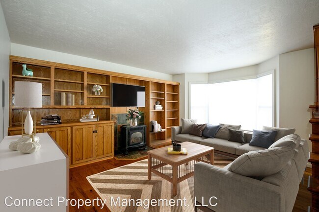 Building Photo - 6 br, 3.5 bath House - 121 W Graf Street
