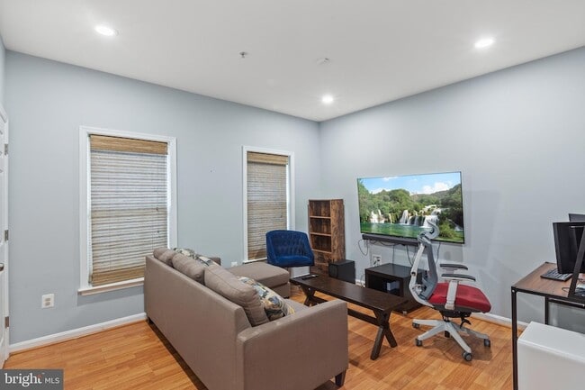 Building Photo - 2500 Clairmont View Way