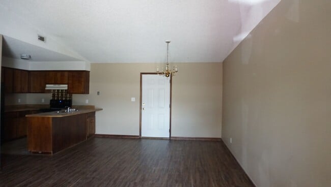 Building Photo - 3515STUD
