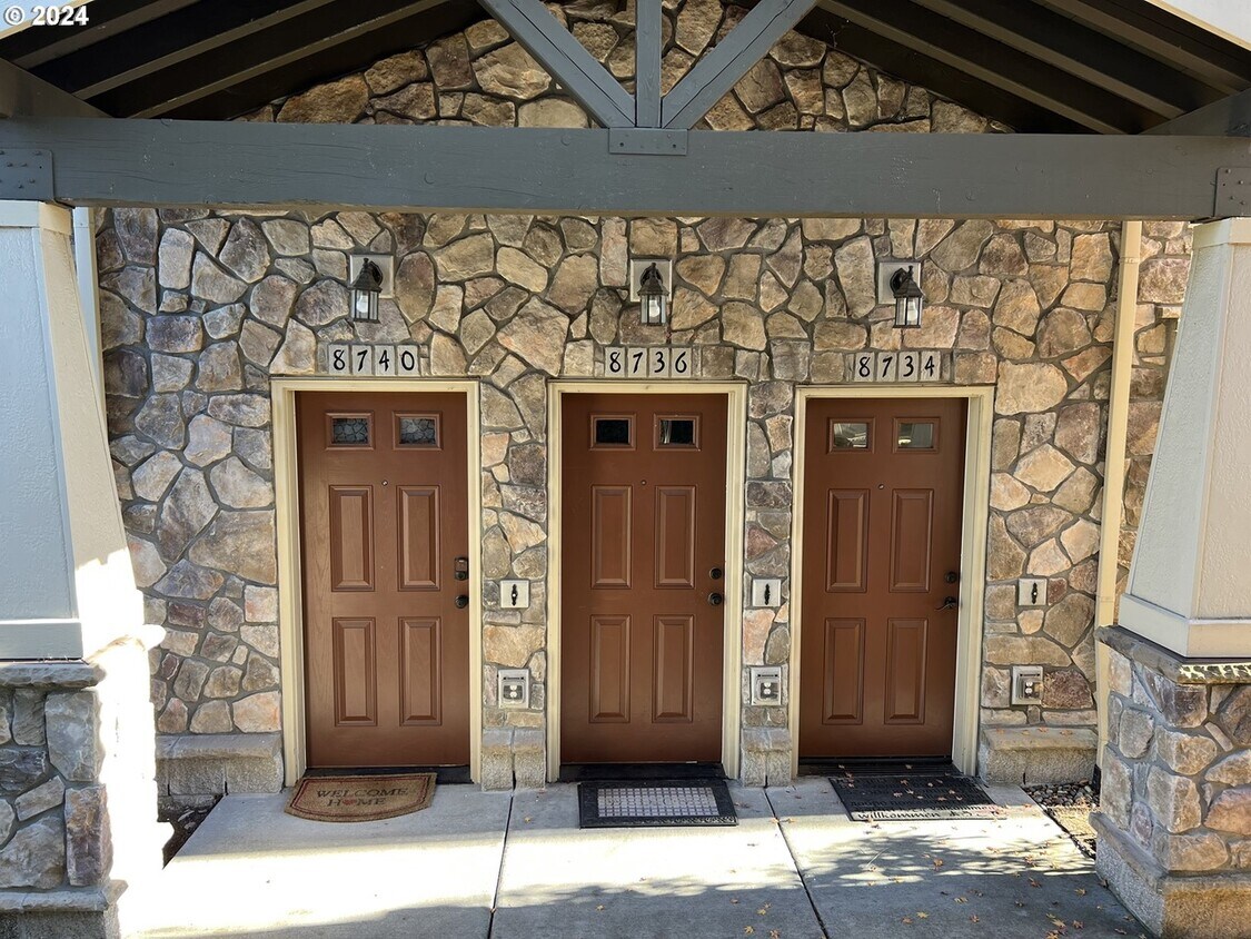 Photo - 8734 NE Delamere Way (Beaverton, OR)