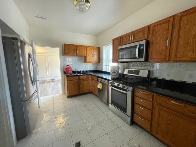 Foto del edificio - 3310 W Eastwood Ave
