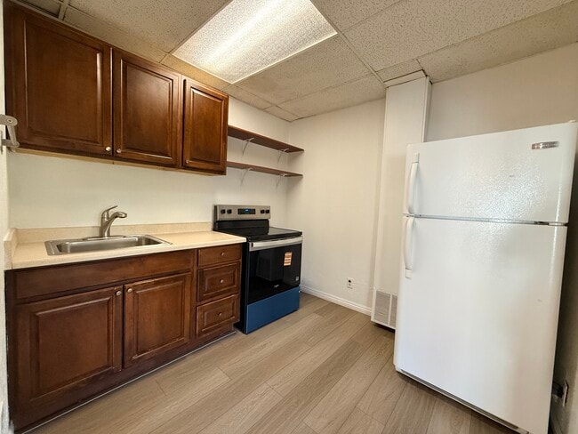 Building Photo - 547 E 2700 S