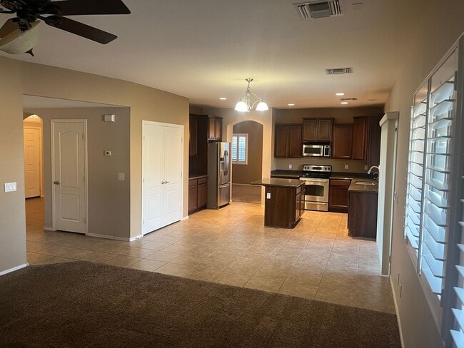 Foto del edificio - 16412 W Hope Dr