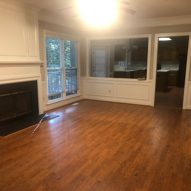 Building Photo - 4926 Benthaven Ln