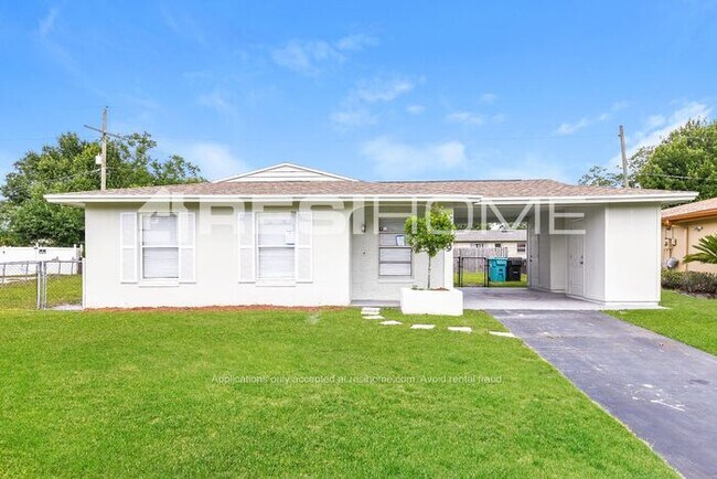 Foto del edificio - 2449 Ravenall Ave