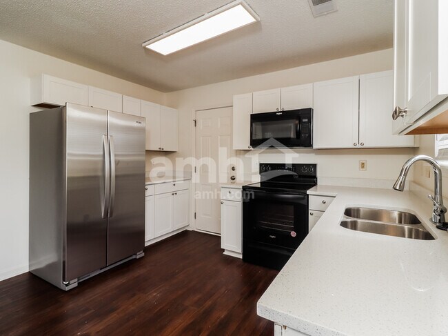 Building Photo - 514 Cypress Cv