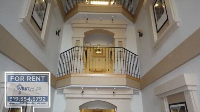 Foto del edificio - 2444 Cascade Ln