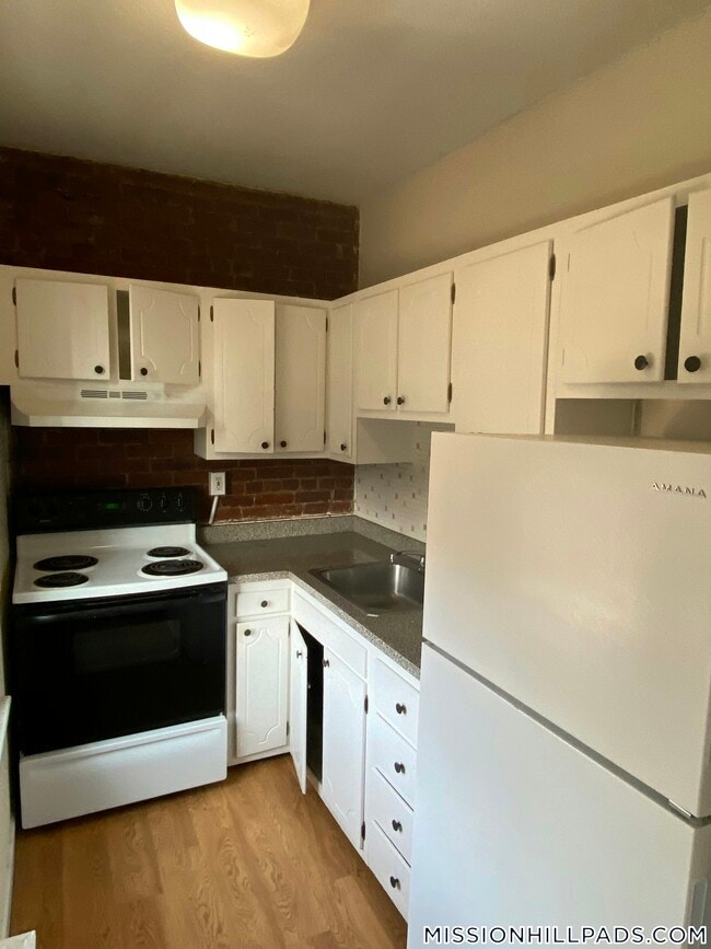 Building Photo - 46 S Huntington Ave