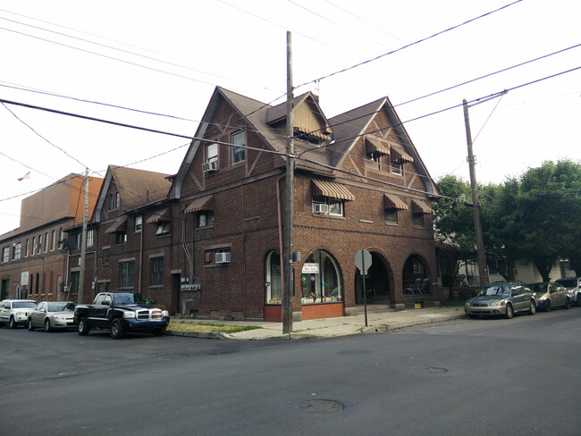 Building Photo - 191 Zerby Ave