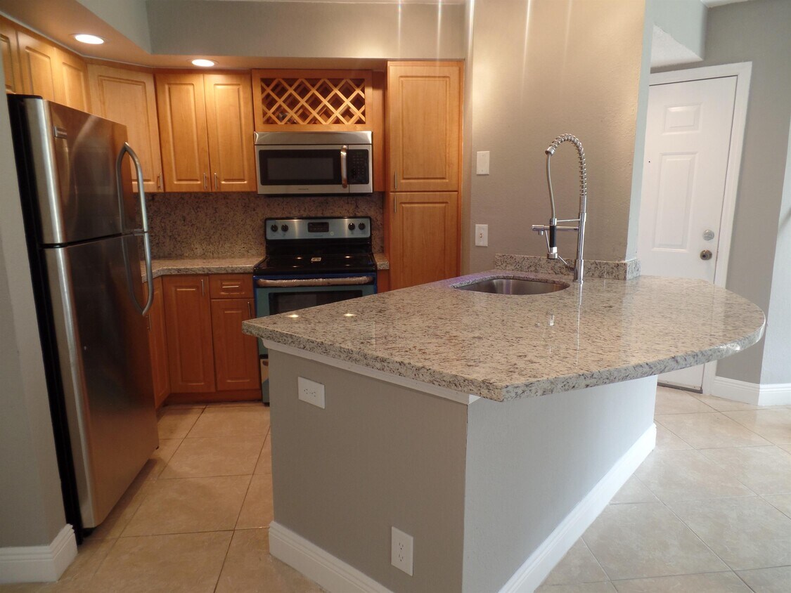 Photo - 3350 Pinewalk Dr N (Margate, FL)