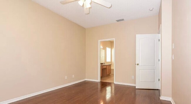 Foto del edificio - 1265 Brooke View Dr