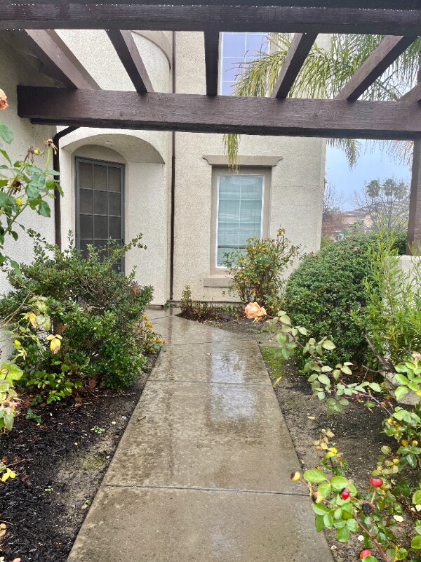 Building Photo - 195 Hawkcrest Cir