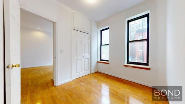 Building Photo - 3 bedroom in Manhattan NY 10003