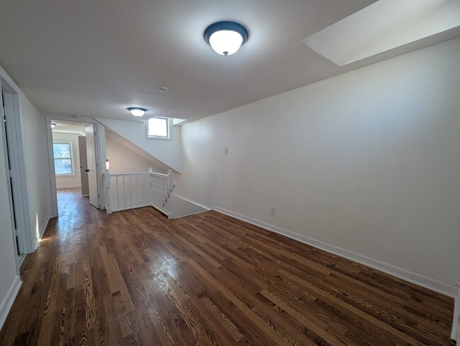 Foto del edificio - 1520 W Melrose St