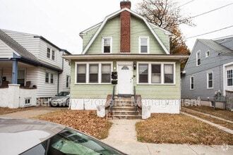 Building Photo - 2410-2410-46 46th St