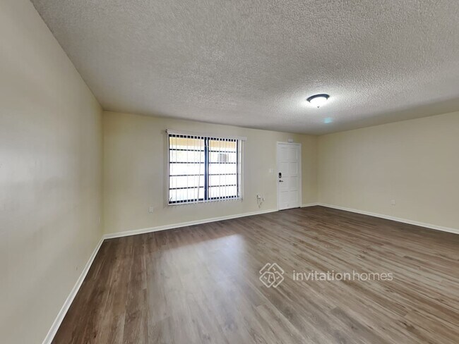 Foto del edificio - 1904 SW 96th Ave