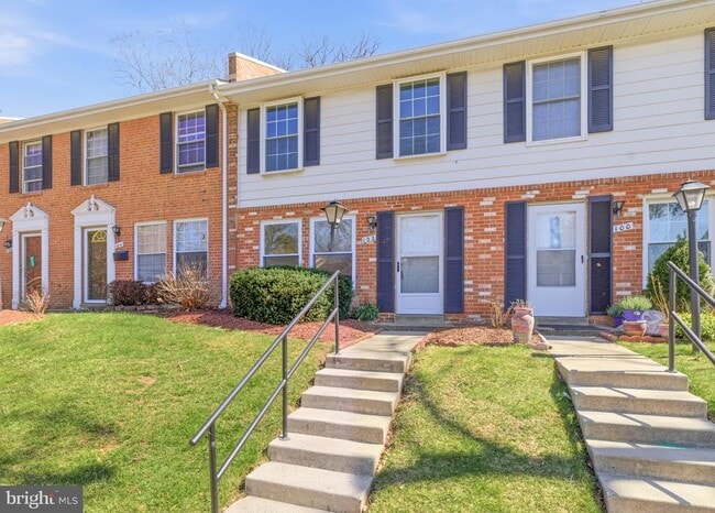 Building Photo - 102 N Duke Dr