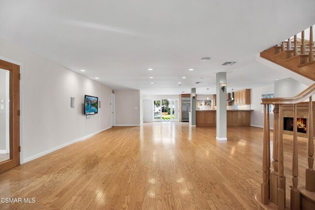 Building Photo - 4539 Mammoth Ave