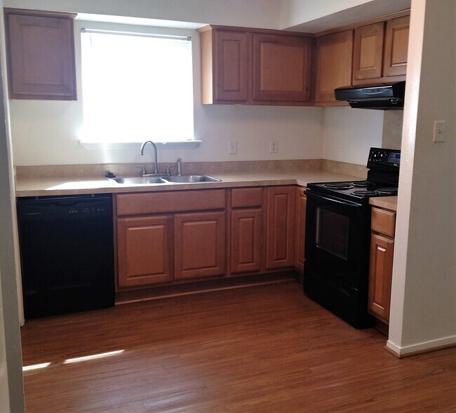 Building Photo - 3/2 House in CS in Wolf Pen Creek District