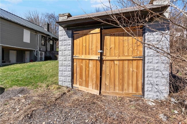 Building Photo - 813 Bower Hill Rd