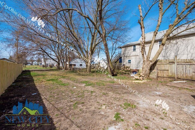 Foto del edificio - Large Remodeled 2 Bedroom Single-Family Ho...